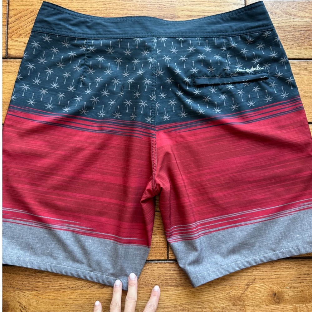 Travis Mathew Board ShortsTrunks Mens 34 Red Palm Tree Print Performance Pockets
